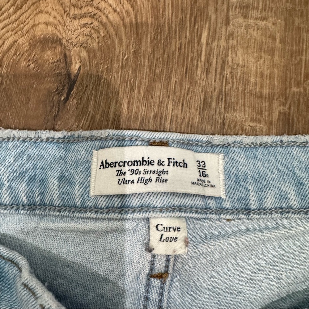 Abercrombie & Fitch Curve Love Straight Leg Jeans - Picture 6 of 6